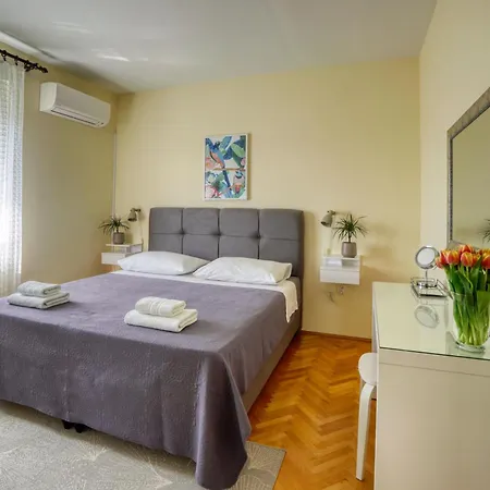 Apartmani Ana 10 Min. Hoda Od Centra Trogira Exterior photo